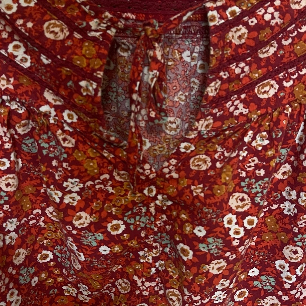 Universal Thread Red Ruched Tie Front Blouse - Picture 4 of 6